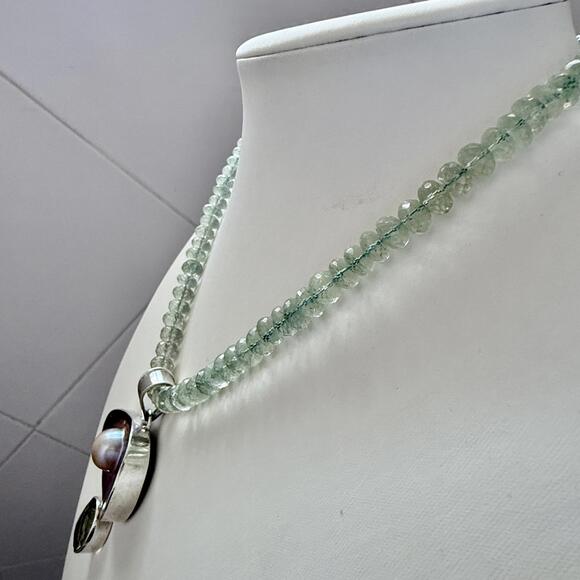 Vintage Green Amethyst & Mabé Pearl Pendant Necklace. Sterling Silver Setting. - Picture 6 of 8